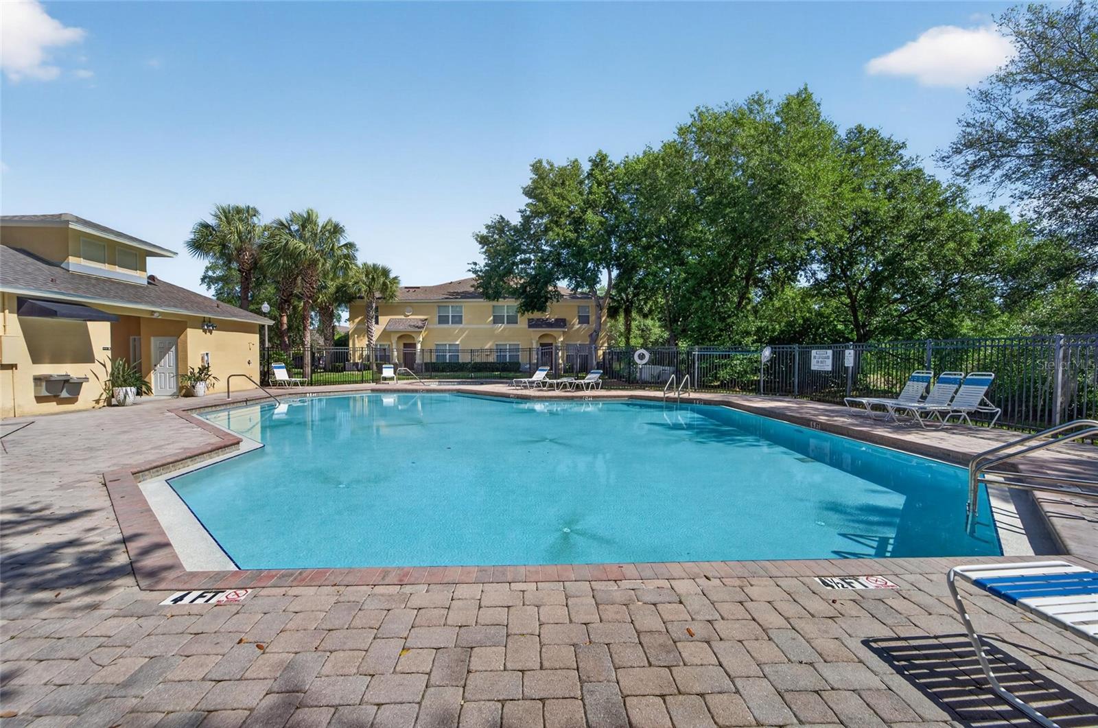 EILAND PARK TOWNHOMES - Residential