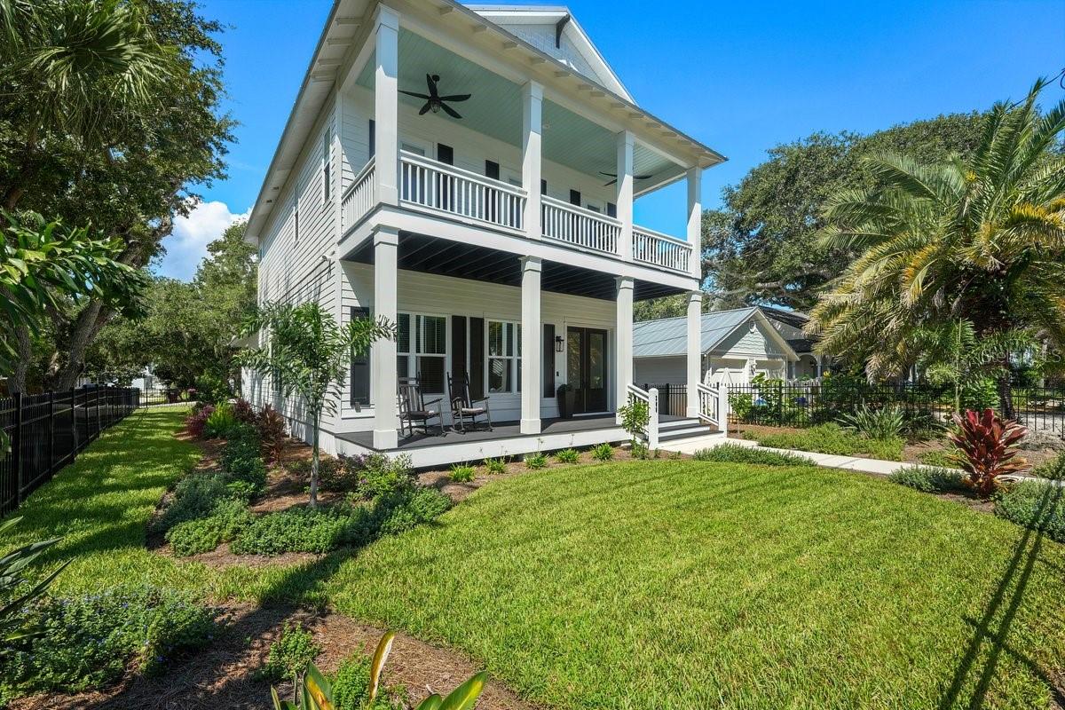 200 N PENINSULA AVENUE