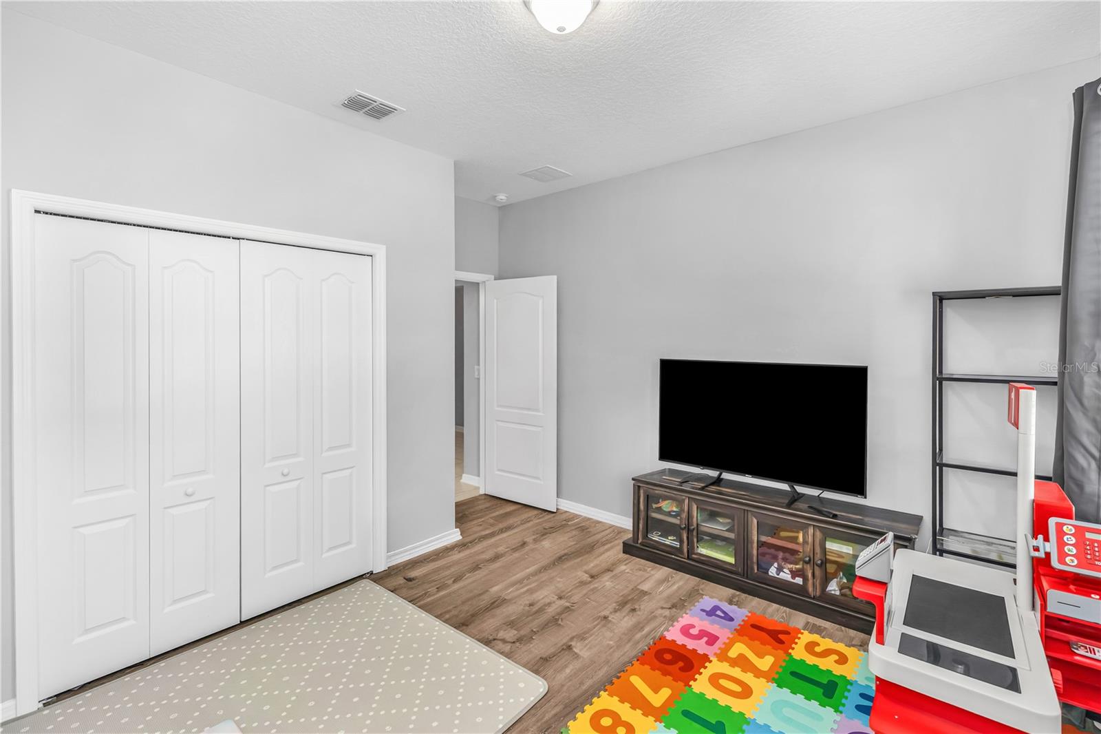 BAY MEADOW FARMS - Residential