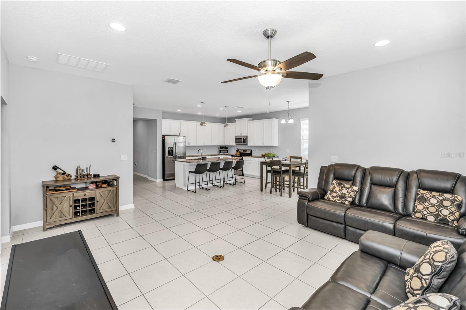 BAY MEADOW FARMS - Residential