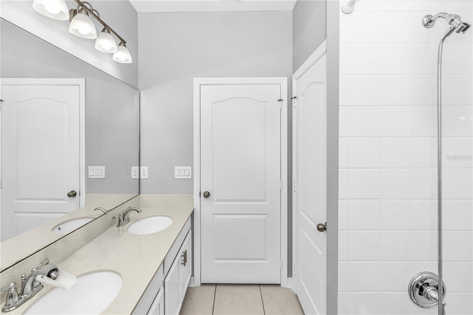 BAY MEADOW FARMS - Residential