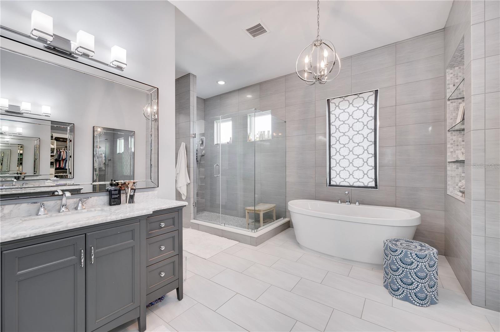 DAVIS ISLANDS PB10 PG52 TO 57 - Residential