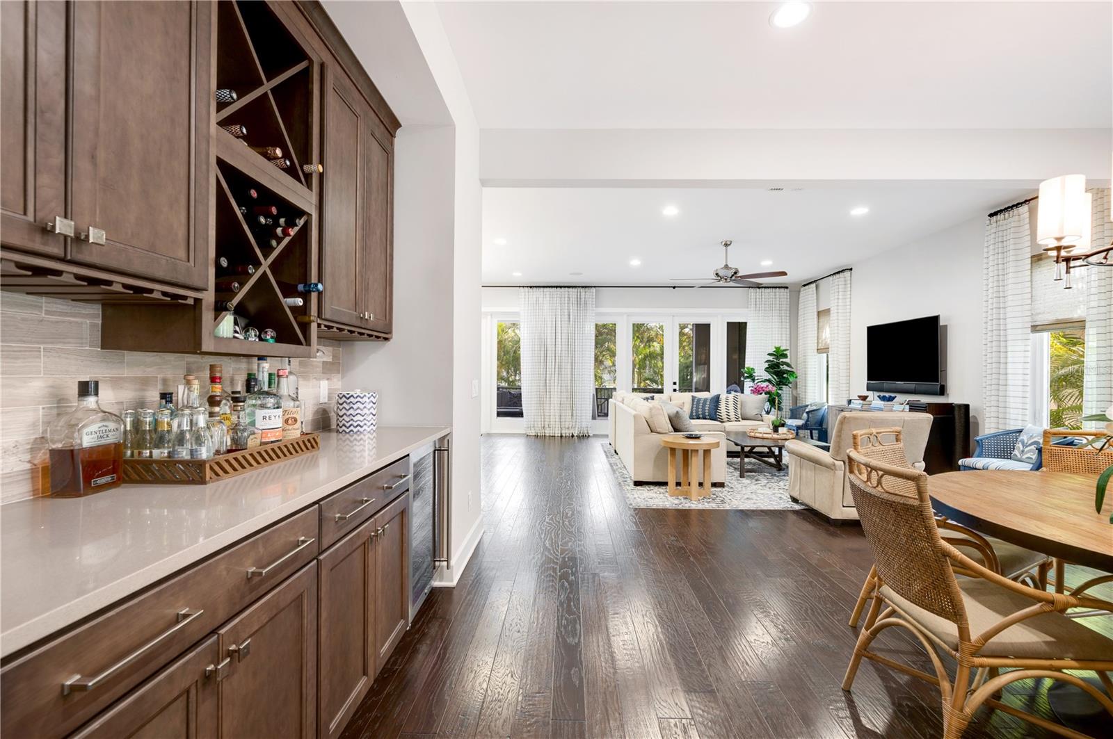 DAVIS ISLANDS PB10 PG52 TO 57 - Residential