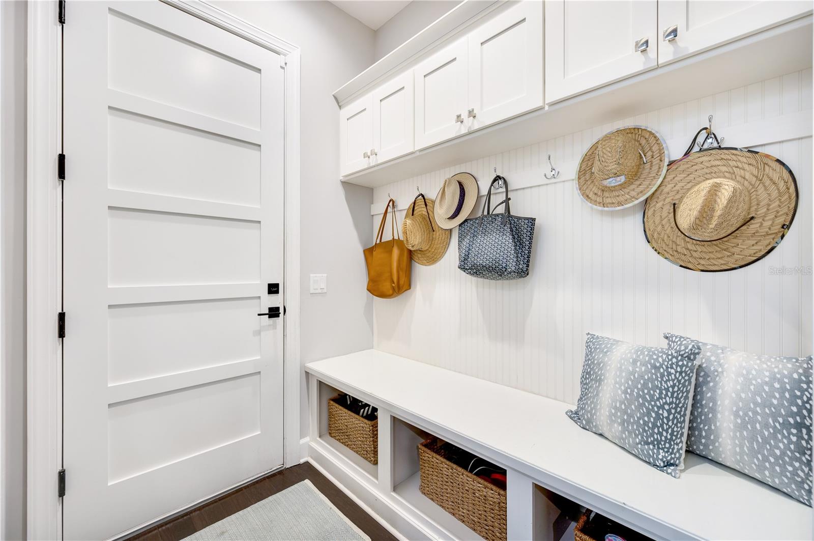 DAVIS ISLANDS PB10 PG52 TO 57 - Residential