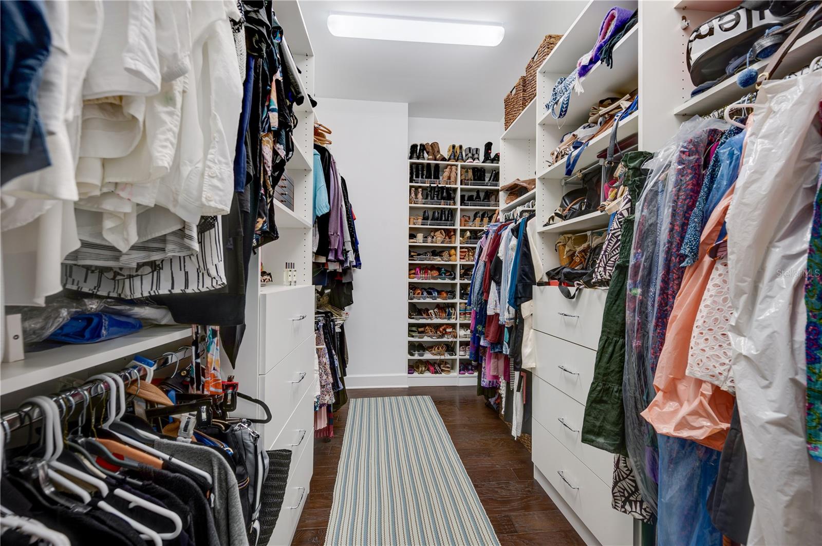 DAVIS ISLANDS PB10 PG52 TO 57 - Residential