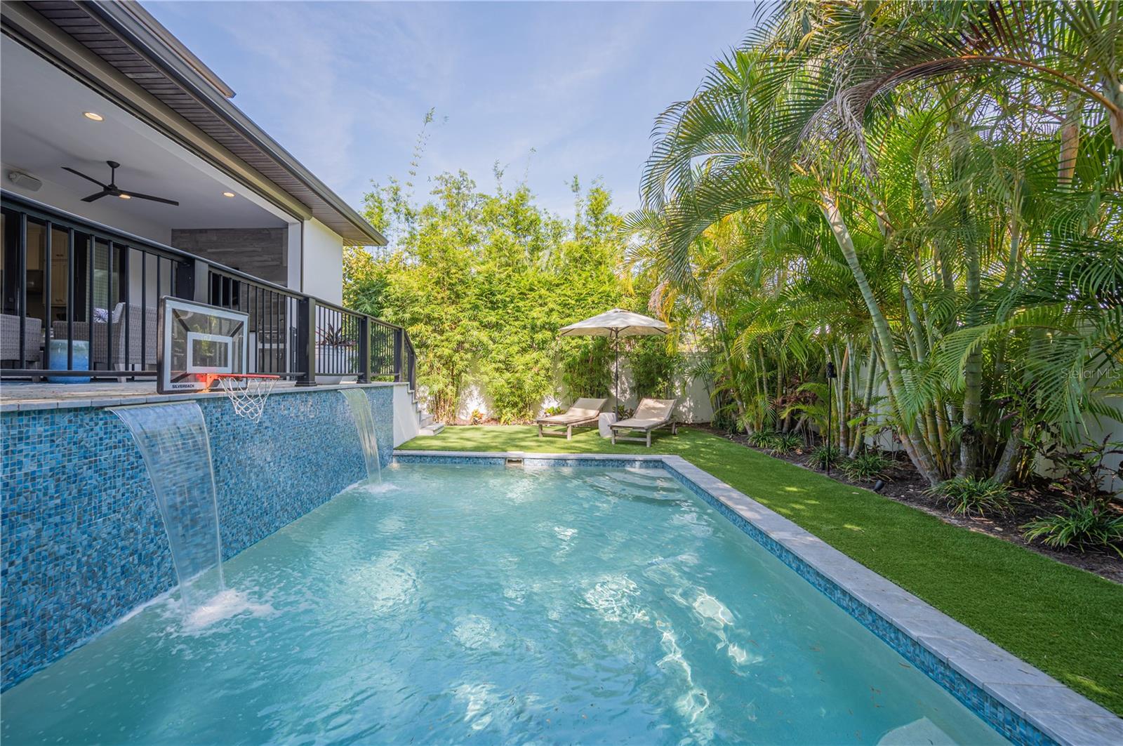 DAVIS ISLANDS PB10 PG52 TO 57 - Residential