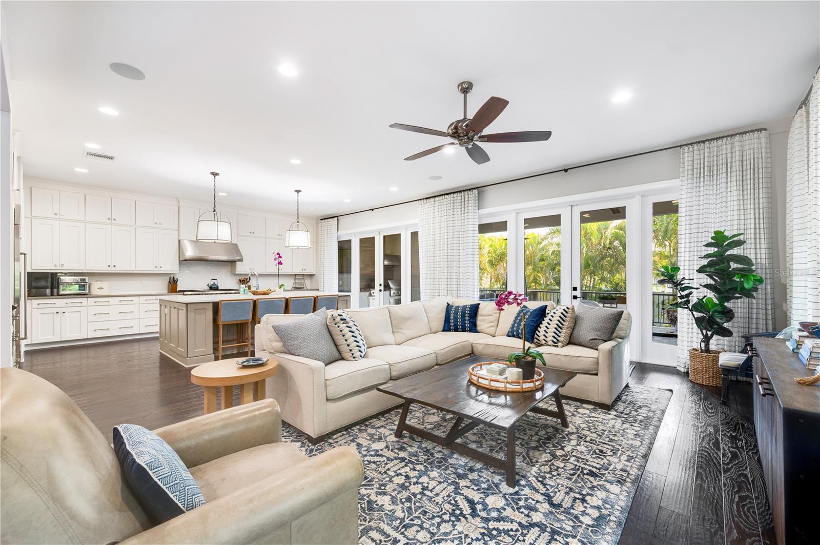 DAVIS ISLANDS PB10 PG52 TO 57 - Residential