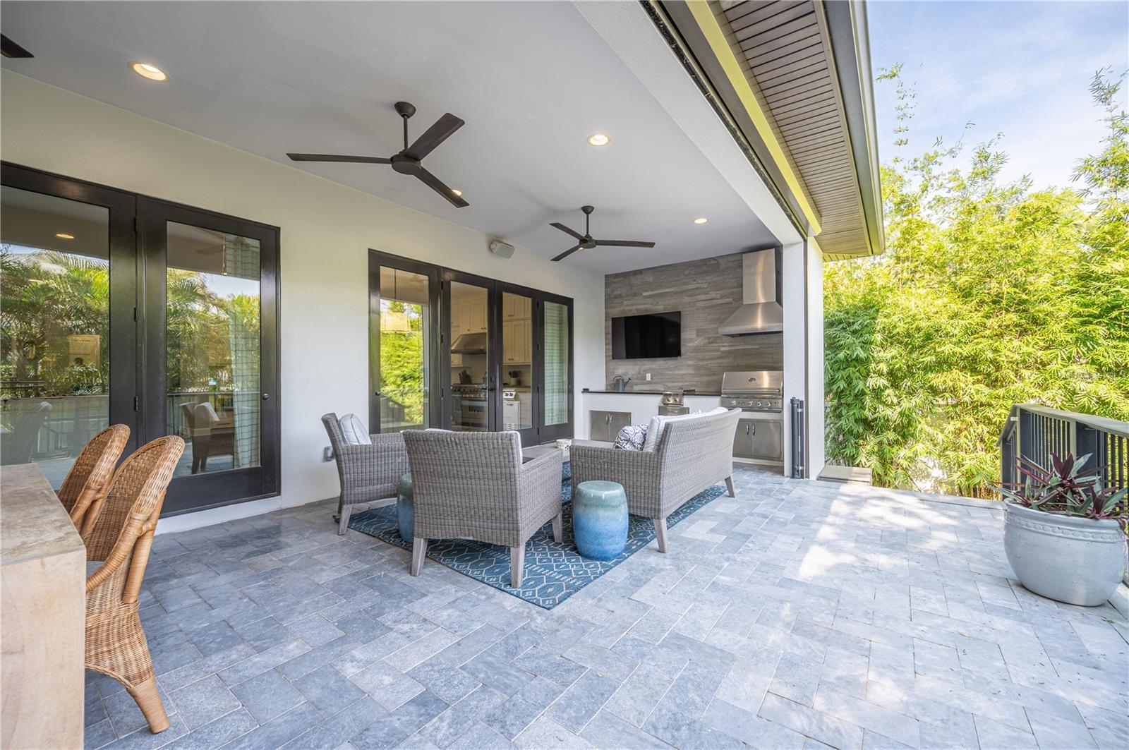 DAVIS ISLANDS PB10 PG52 TO 57 - Residential