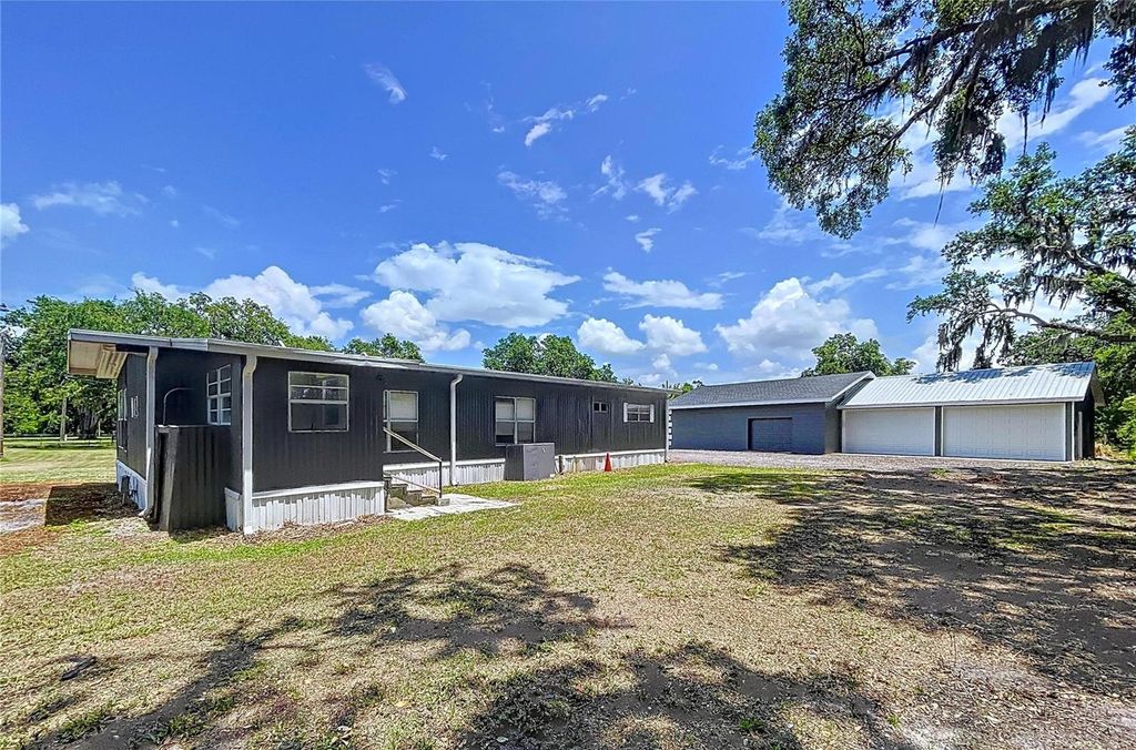 Photo of 113 Myrtle Lane, Plant City, FL 33565 (MLS # P4935023)