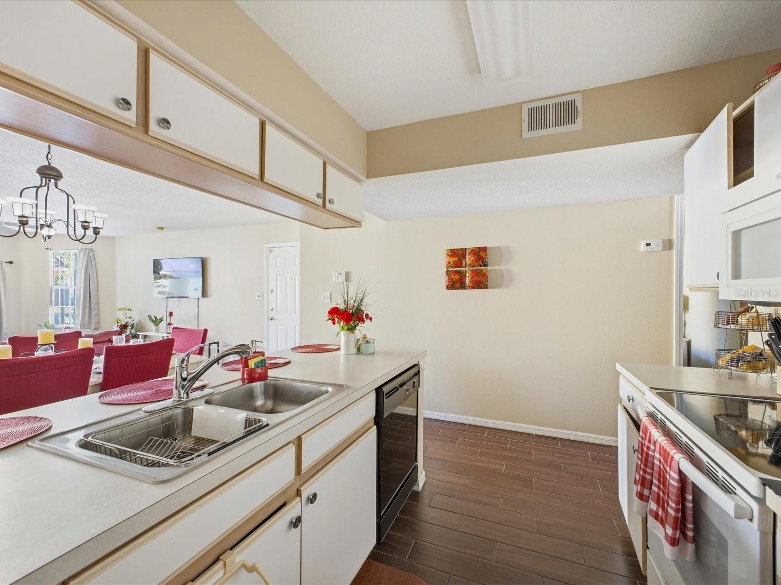 VILLAS AT ISLAND CLUB PH 5 - Residential