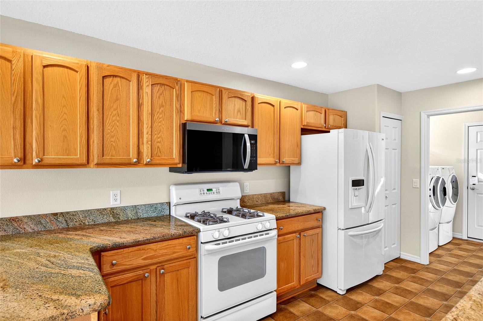 SUMMERGLEN PH 03 - Residential