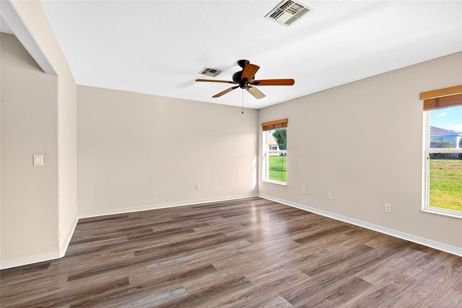 SUMMERGLEN PH 03 - Residential