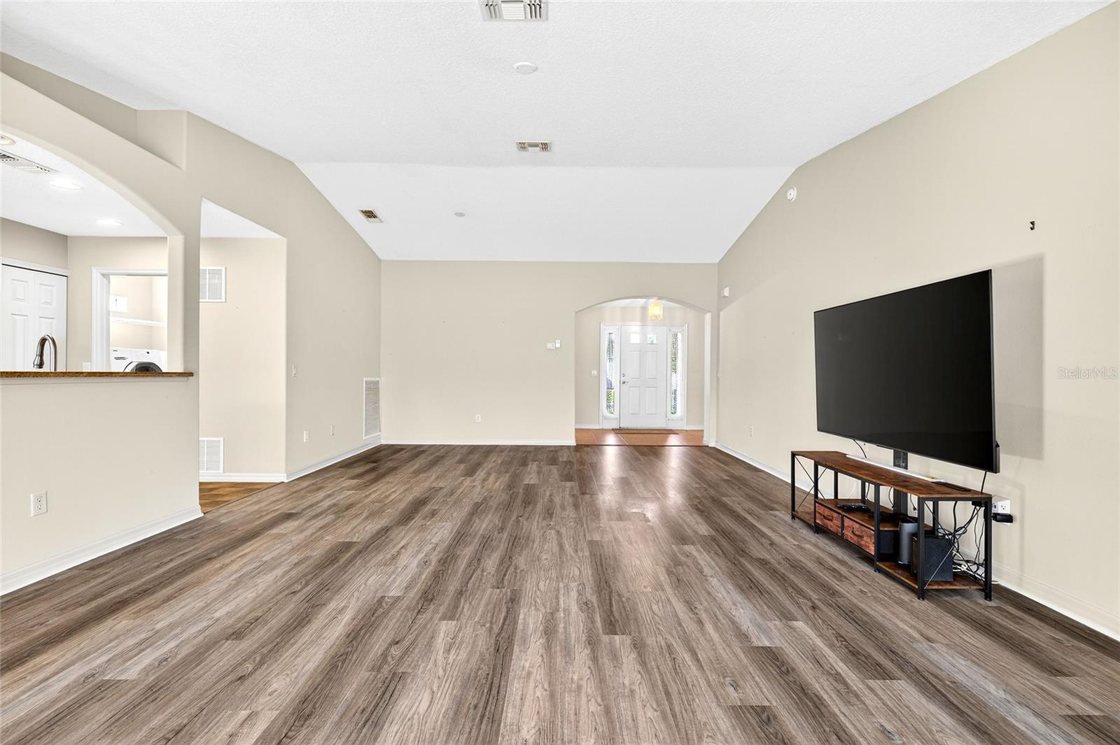 SUMMERGLEN PH 03 - Residential