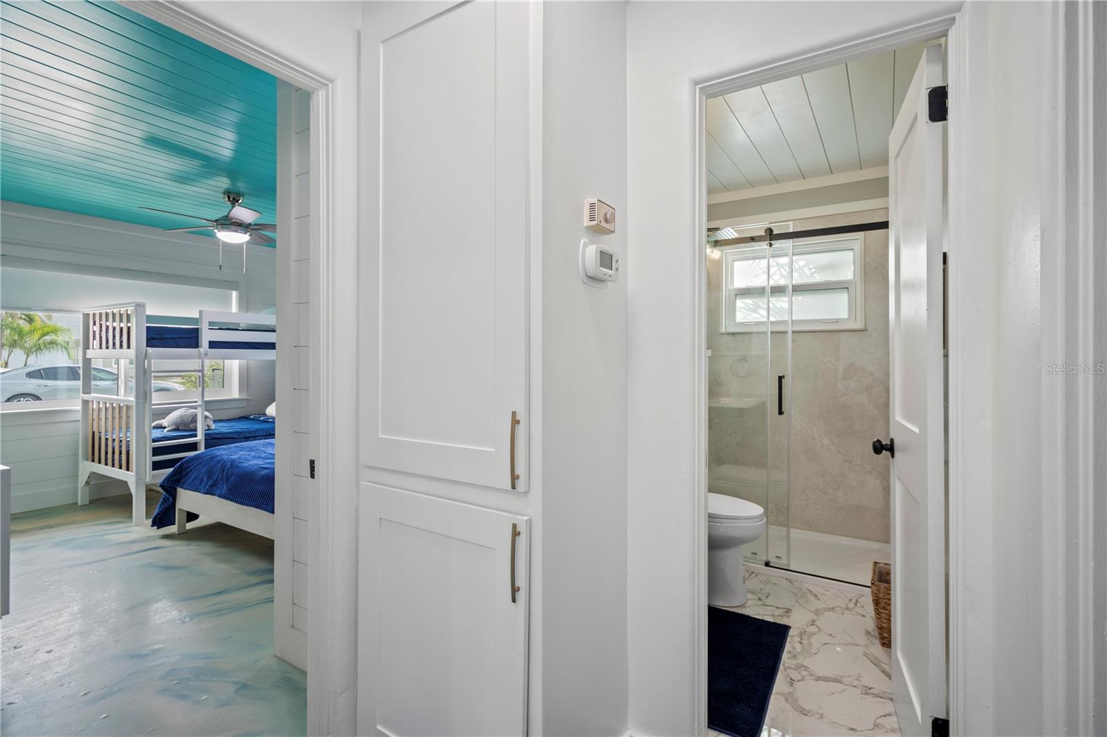 HOLMES BEACH 34TH UNIT - Residential