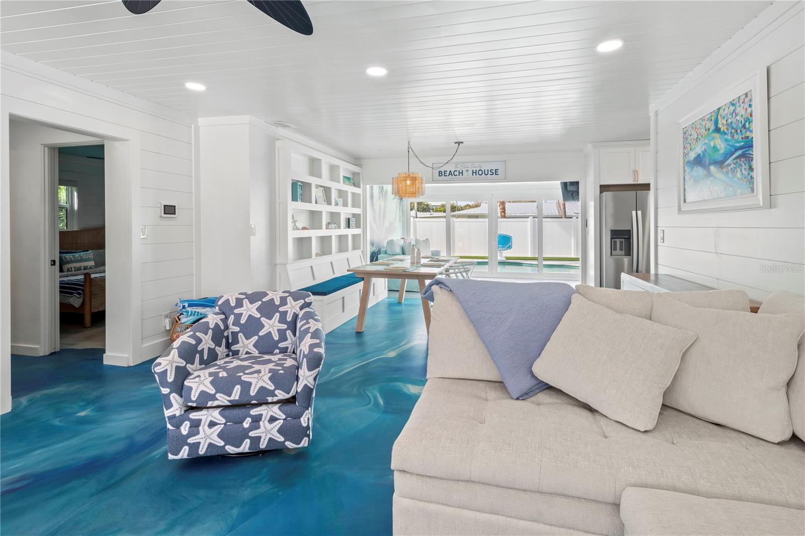 HOLMES BEACH 34TH UNIT - Residential