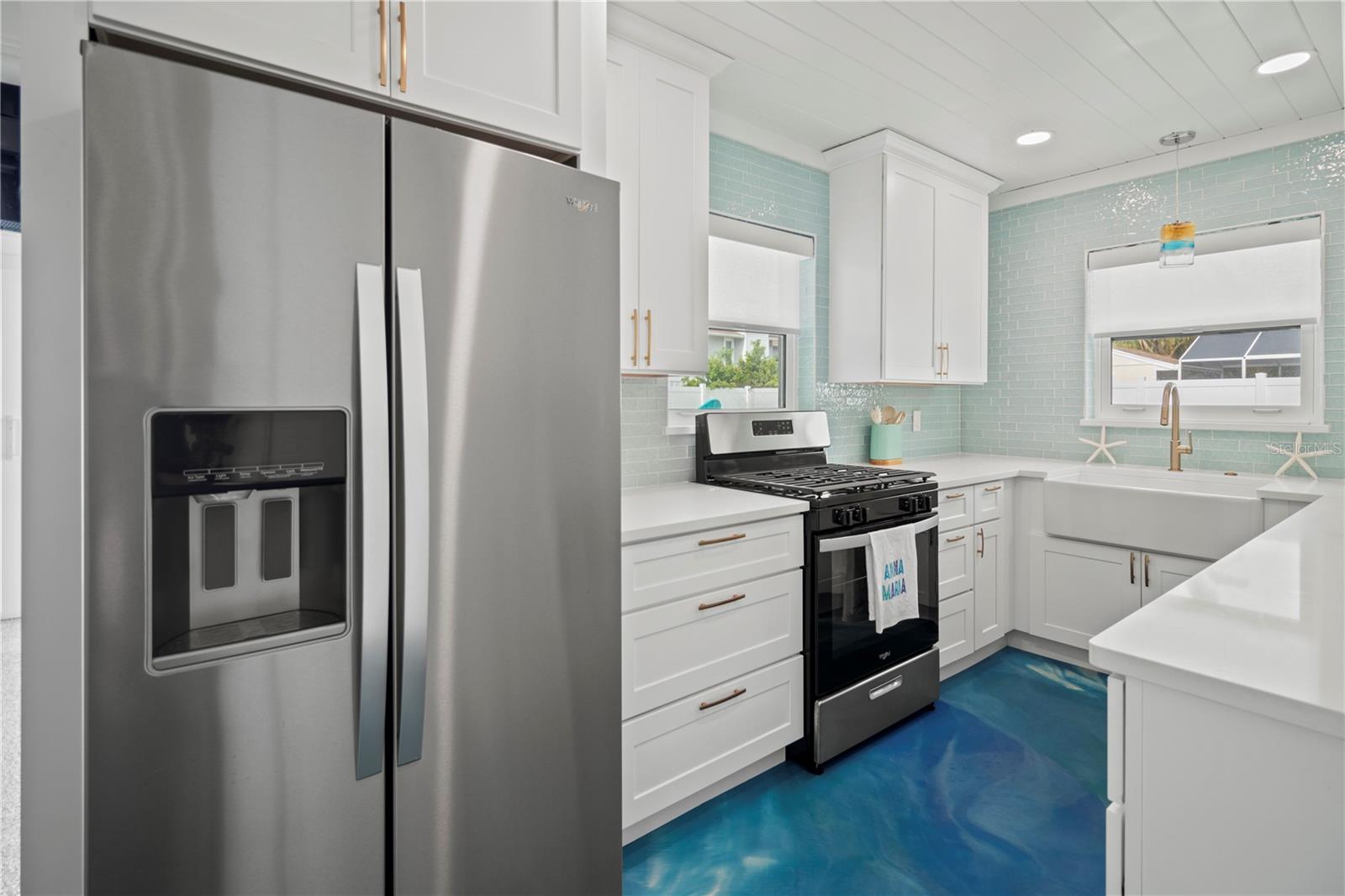 HOLMES BEACH 34TH UNIT - Residential