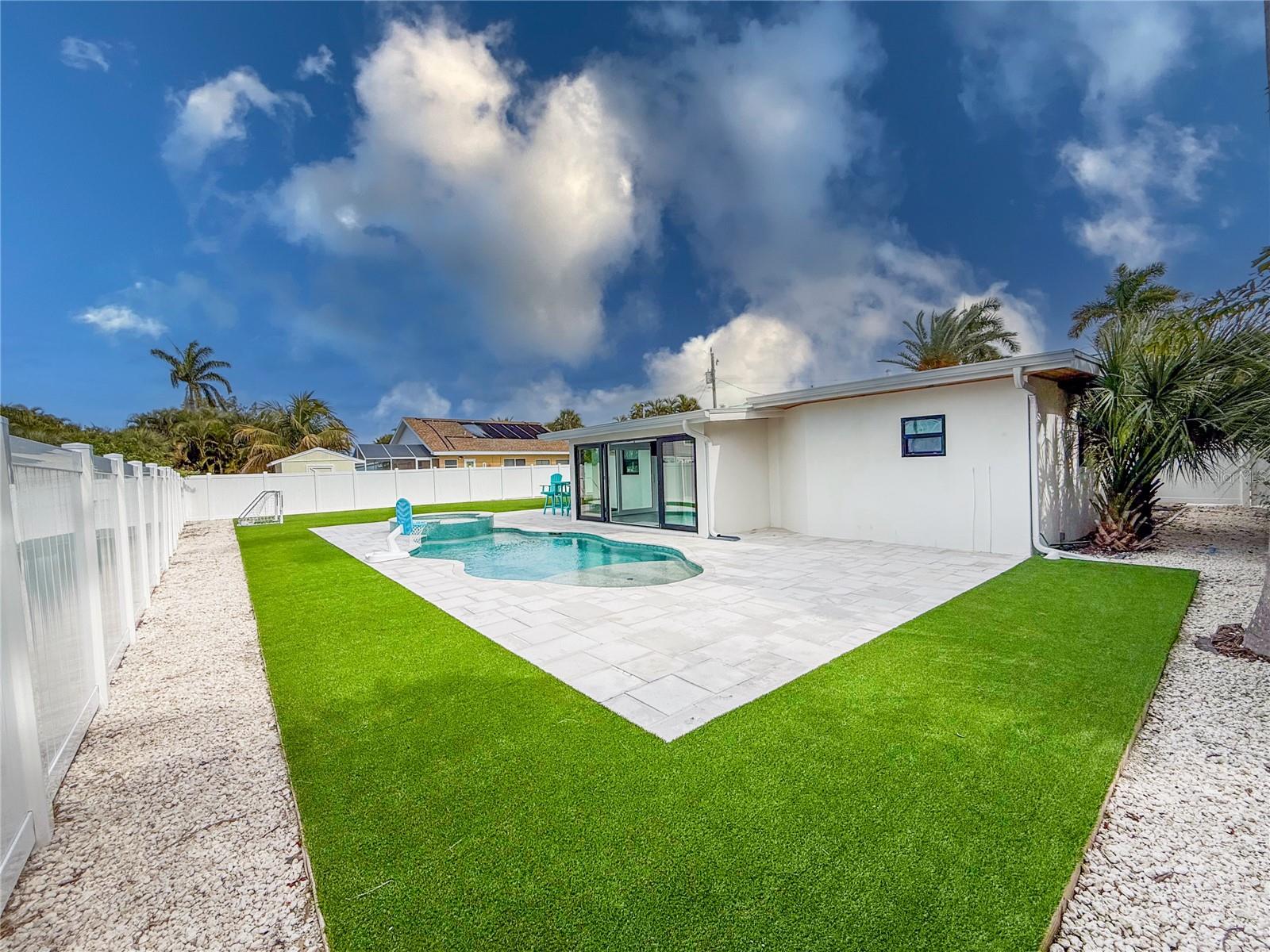 HOLMES BEACH 34TH UNIT - Residential