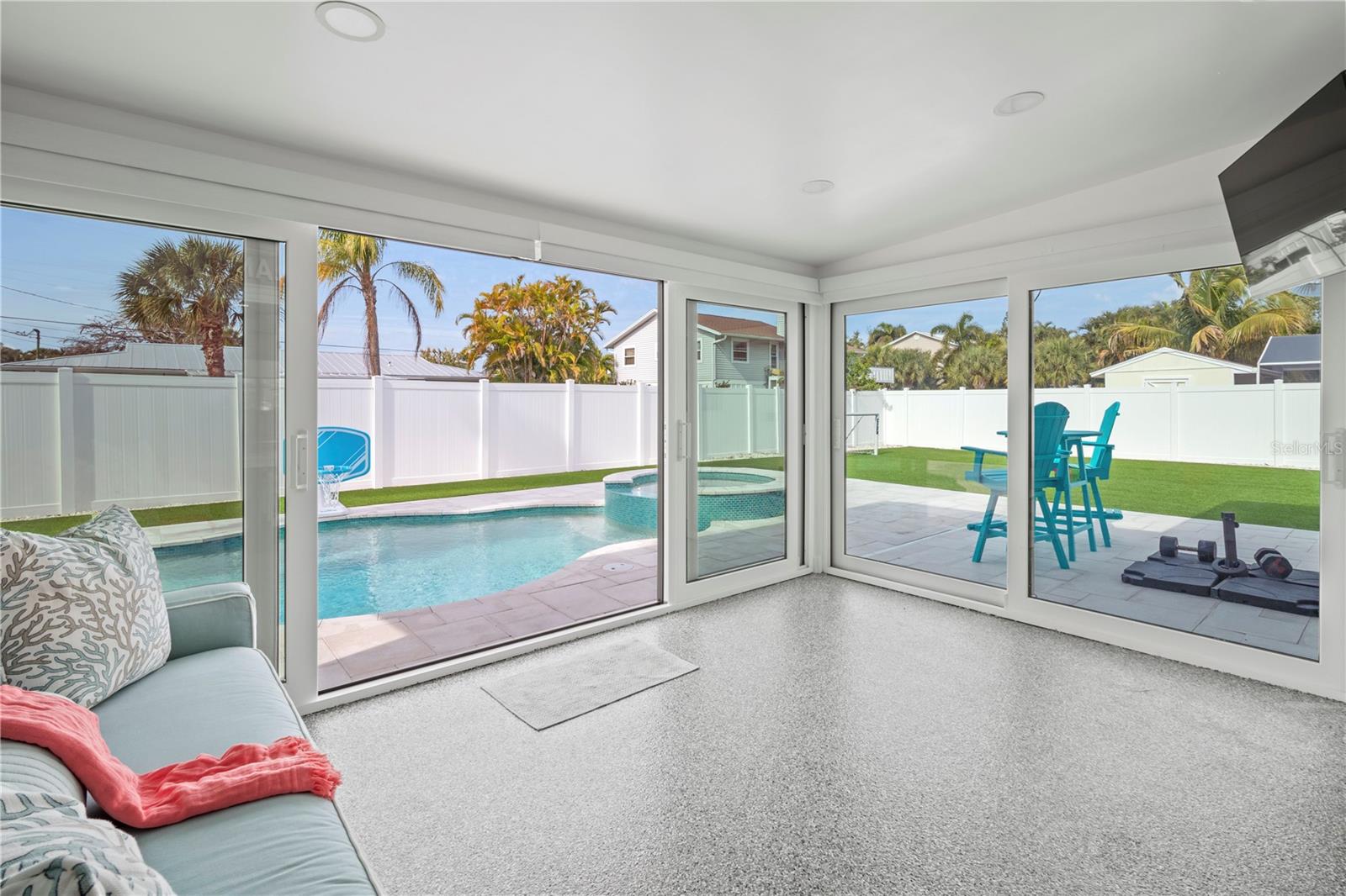 HOLMES BEACH 34TH UNIT - Residential