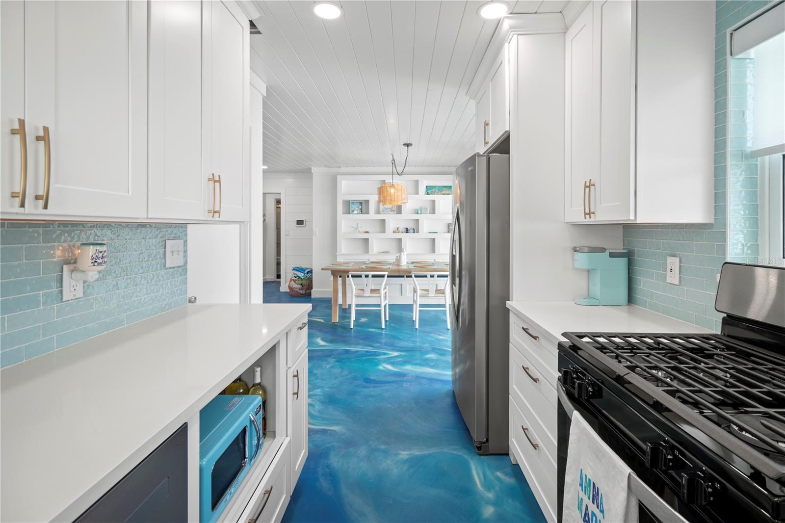 HOLMES BEACH 34TH UNIT - Residential