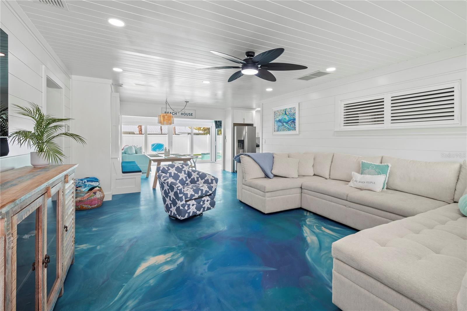 HOLMES BEACH 34TH UNIT - Residential