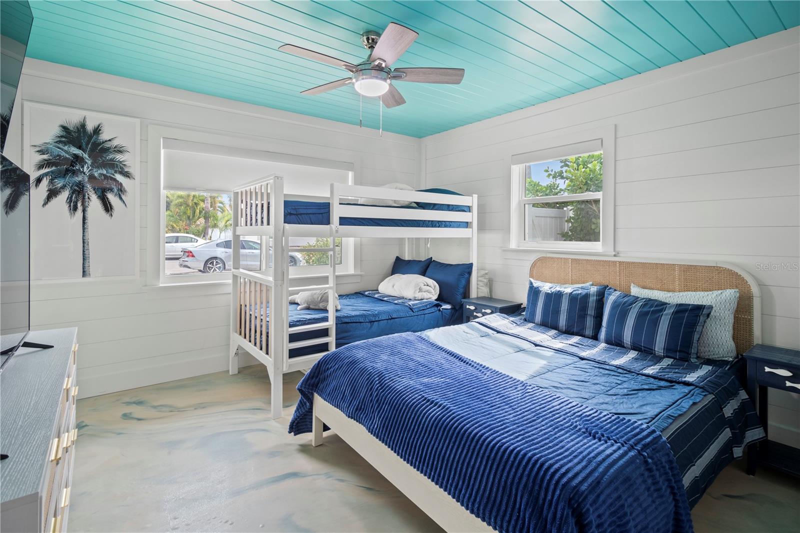 HOLMES BEACH 34TH UNIT - Residential