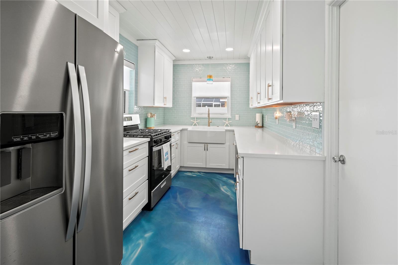 HOLMES BEACH 34TH UNIT - Residential