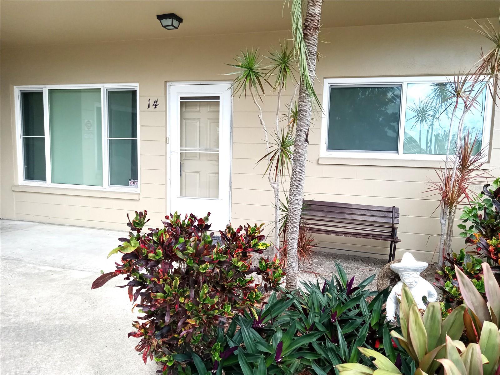 2464 AUSTRALIA WAY E 14