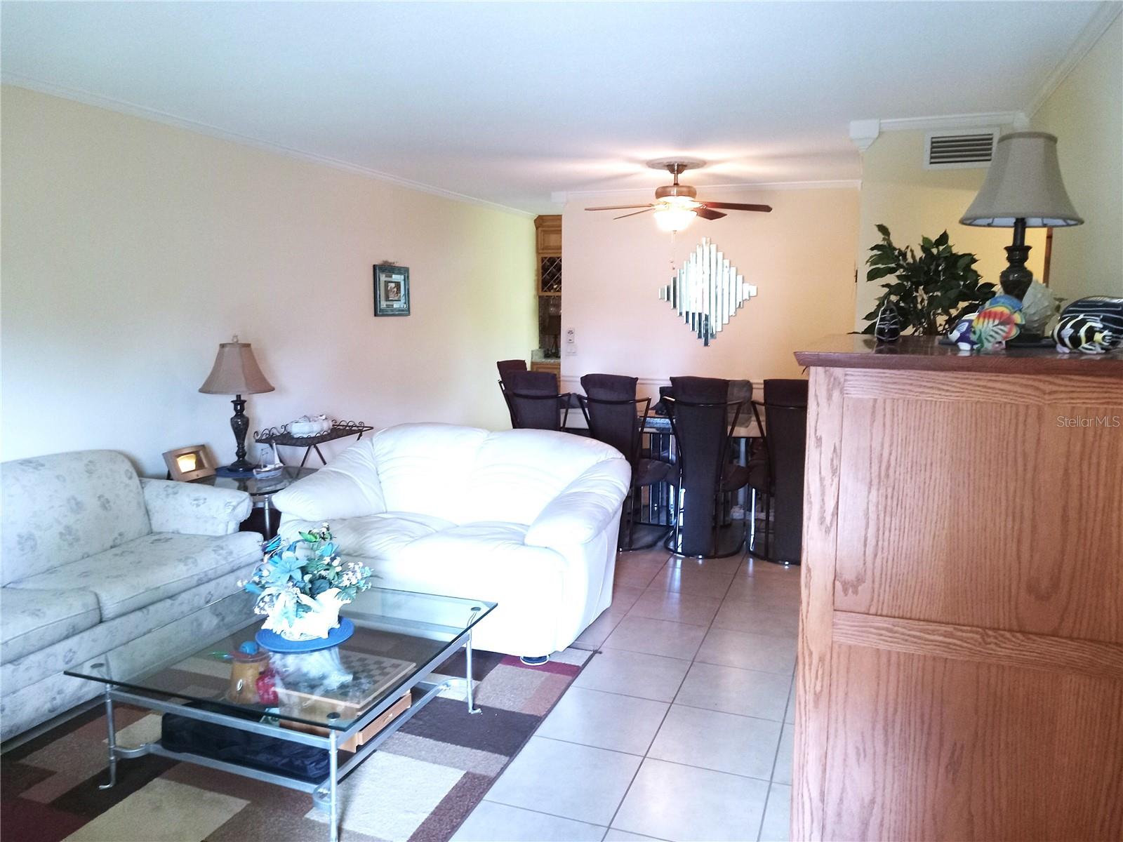 2464 AUSTRALIA WAY E 14