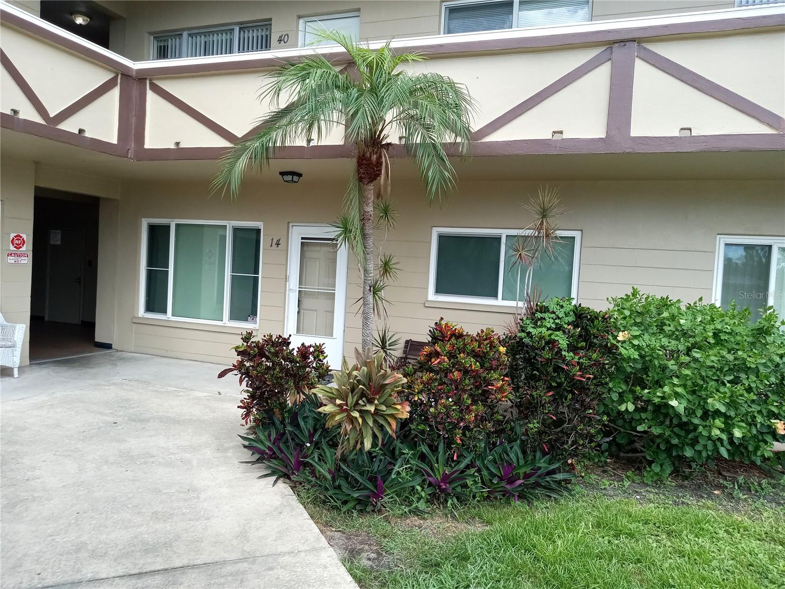 2464 AUSTRALIA WAY E 14