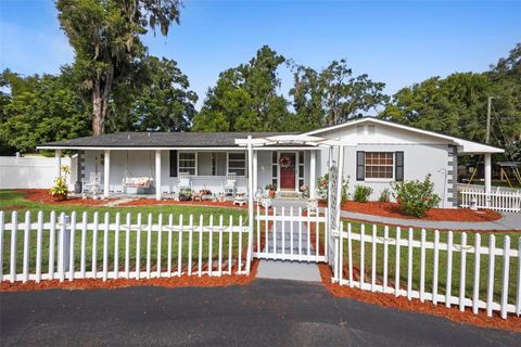 A home in DELAND