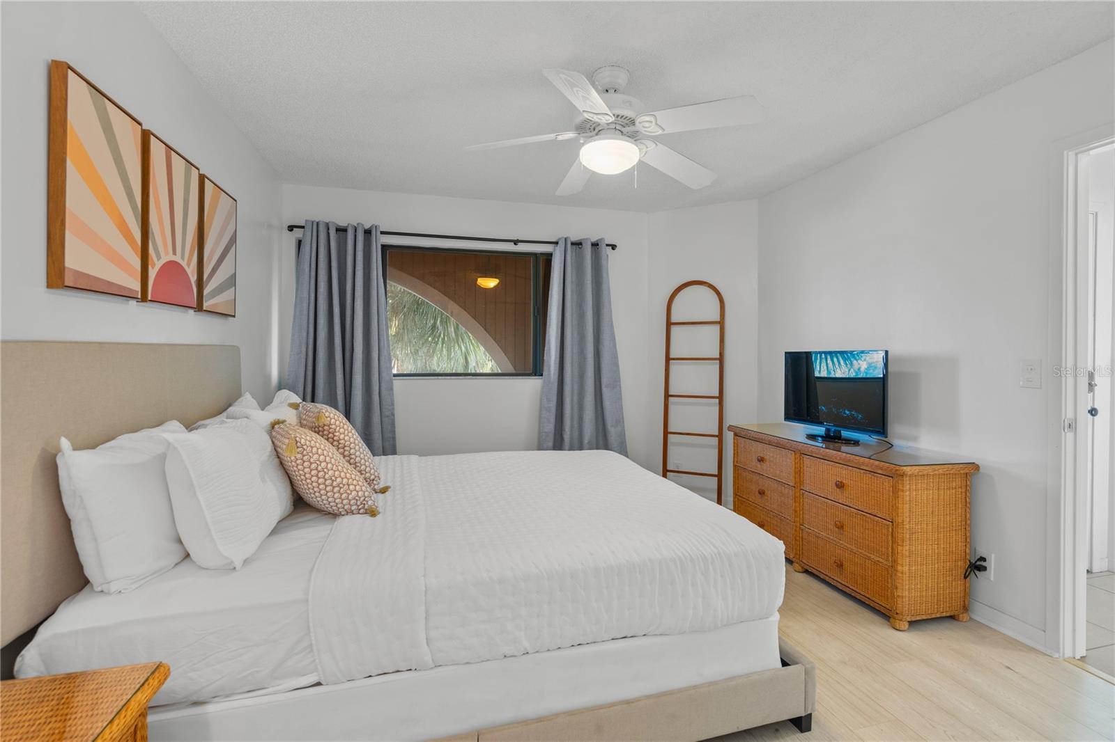 HIBISCUS 02 - Residential