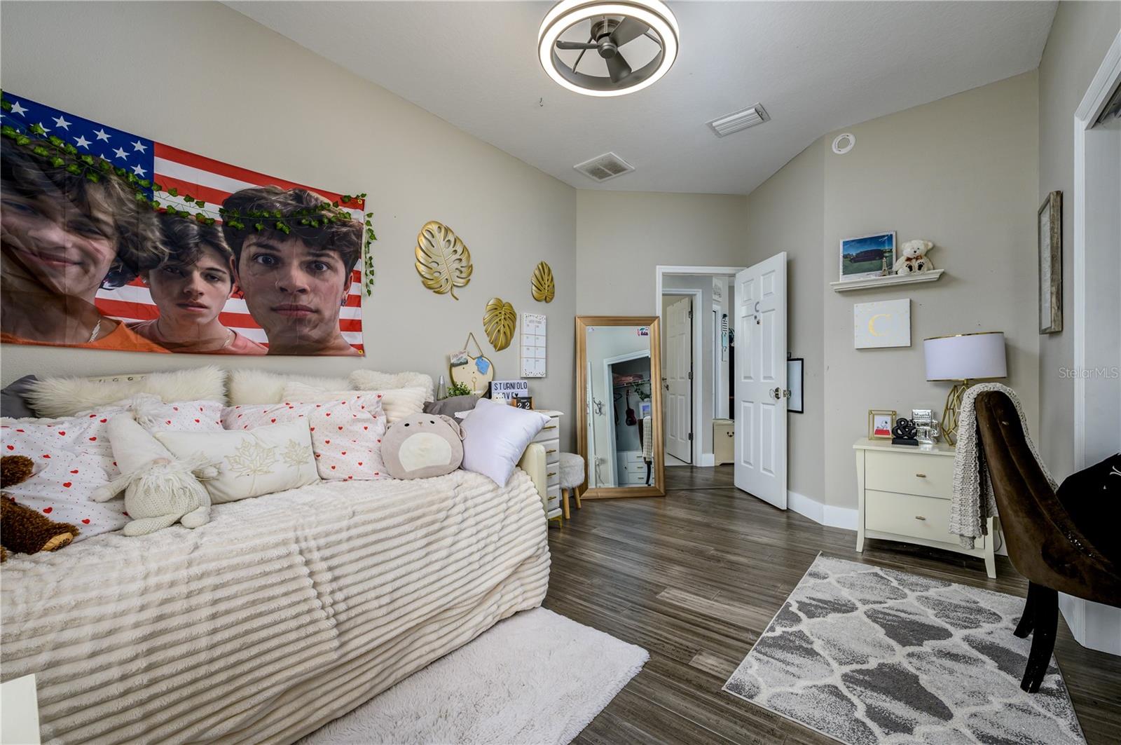 FAIRWAY VILLAGE 02 LAURELWOOD - Residential
