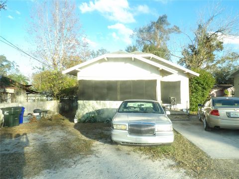 A home in LAKELAND