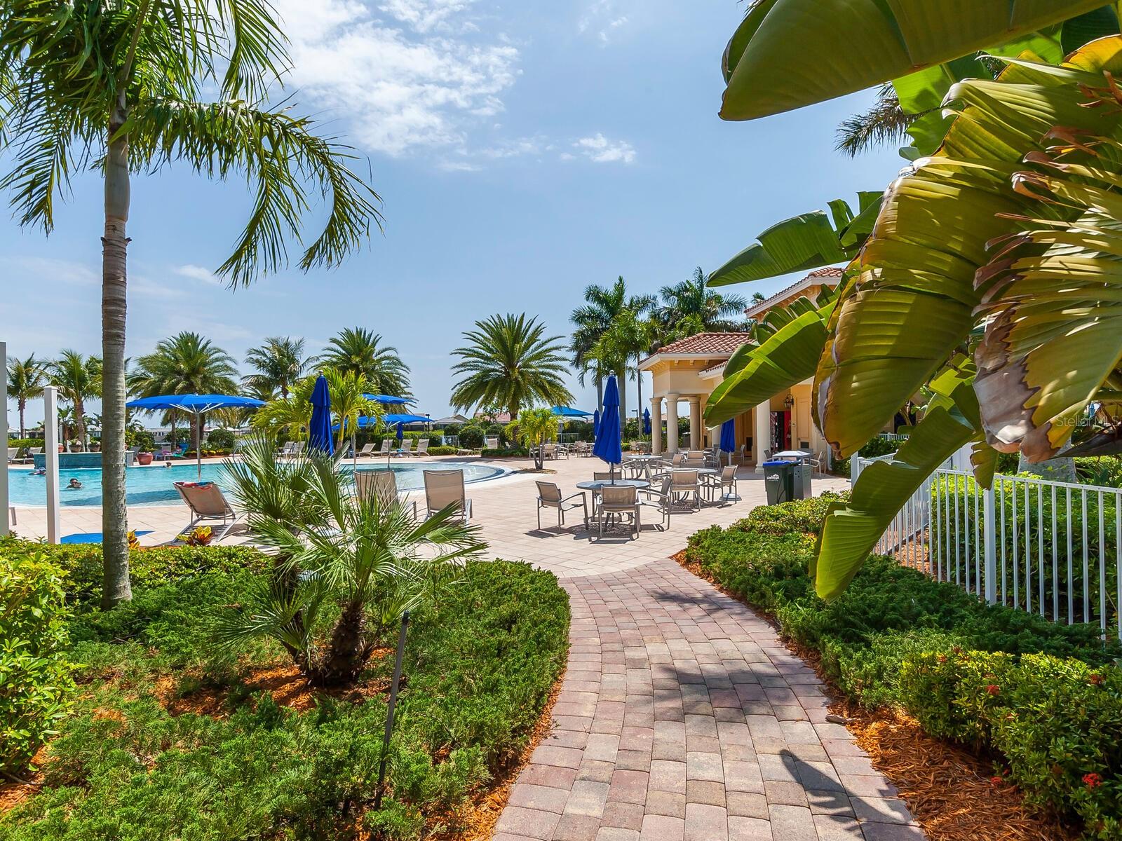 ISLANDWALK/THE WEST VLGS PH 8 - Residential