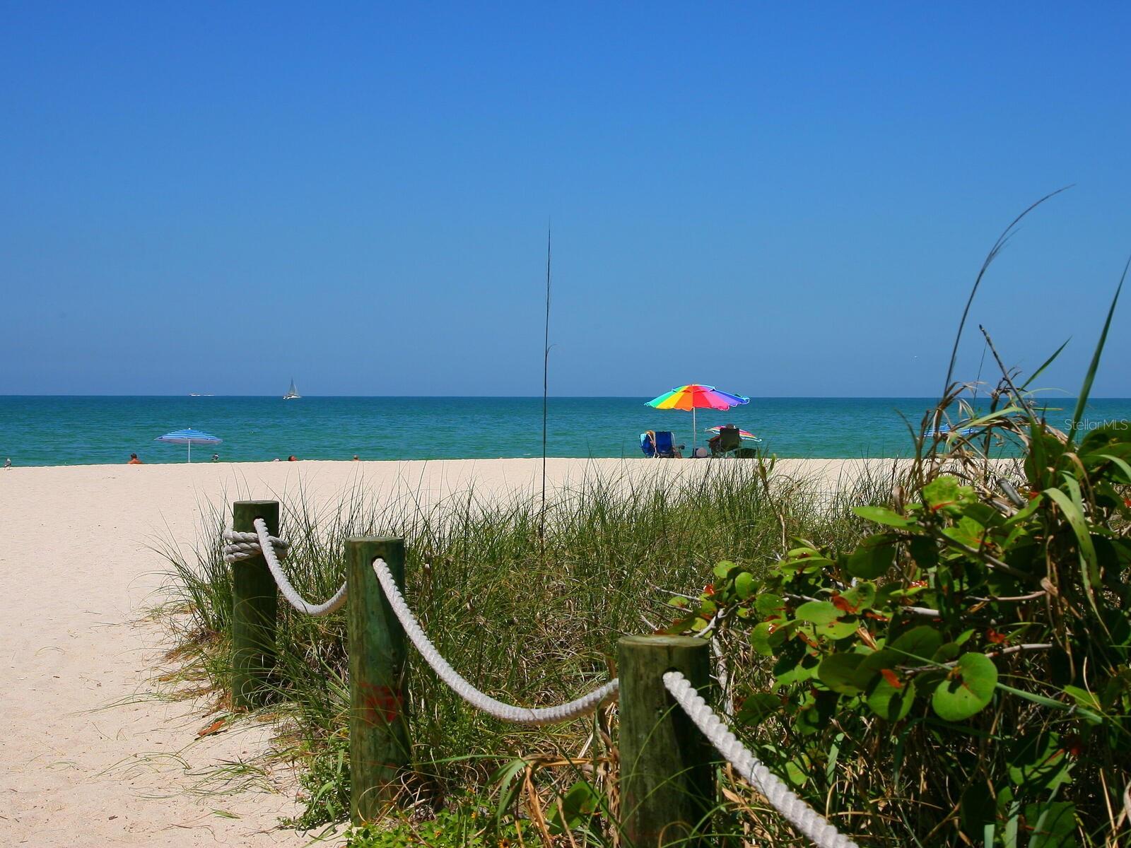 ISLANDWALK/THE WEST VLGS PH 8 - Residential