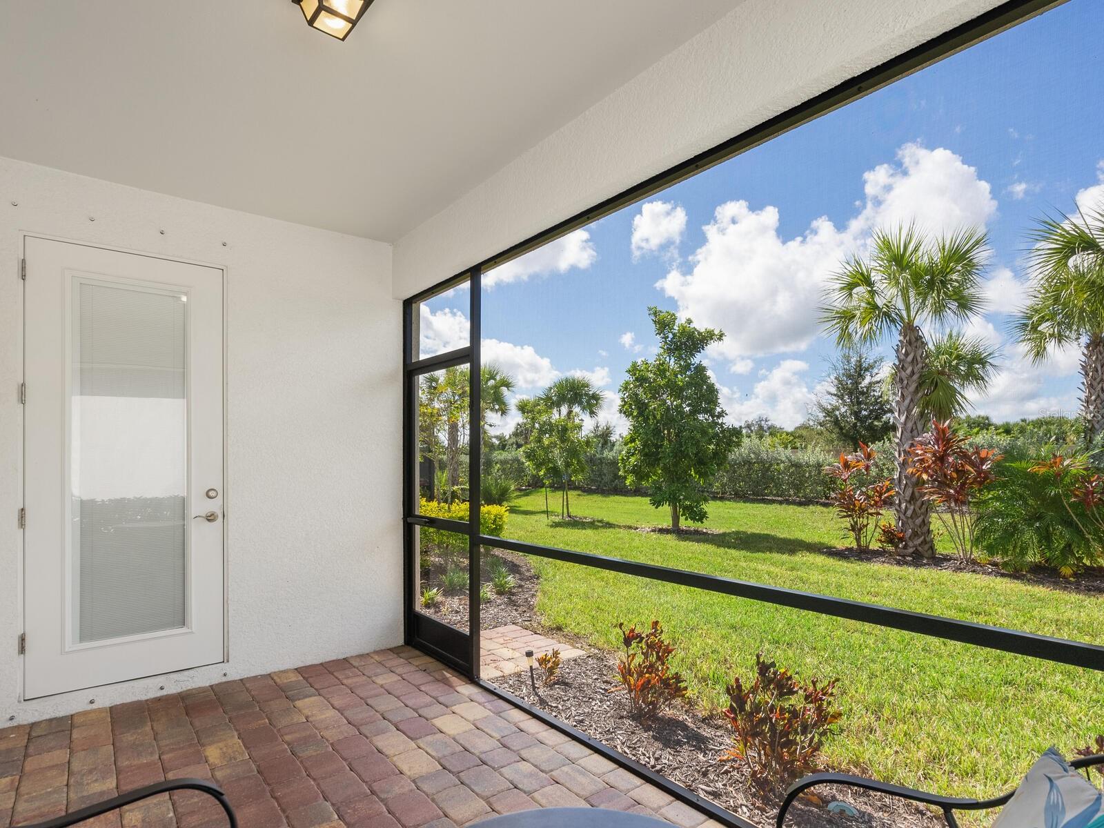 ISLANDWALK/THE WEST VLGS PH 8 - Residential