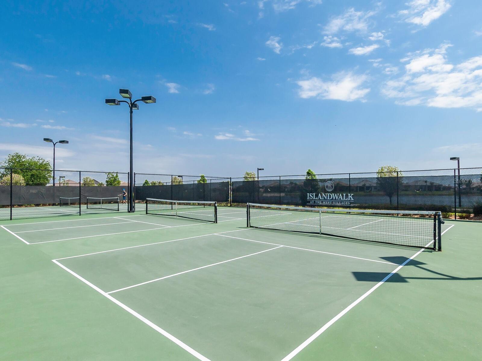 ISLANDWALK/THE WEST VLGS PH 8 - Residential