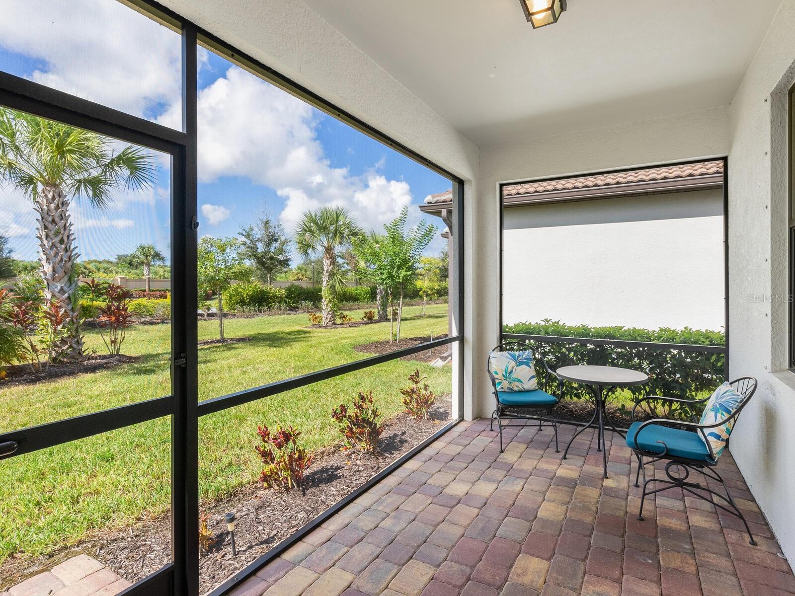 ISLANDWALK/THE WEST VLGS PH 8 - Residential