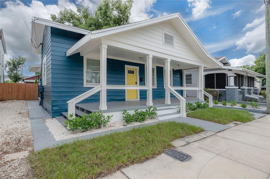 Photo of 1021 E Columbus Drive, Tampa, FL 33605 (MLS # TB8436098)