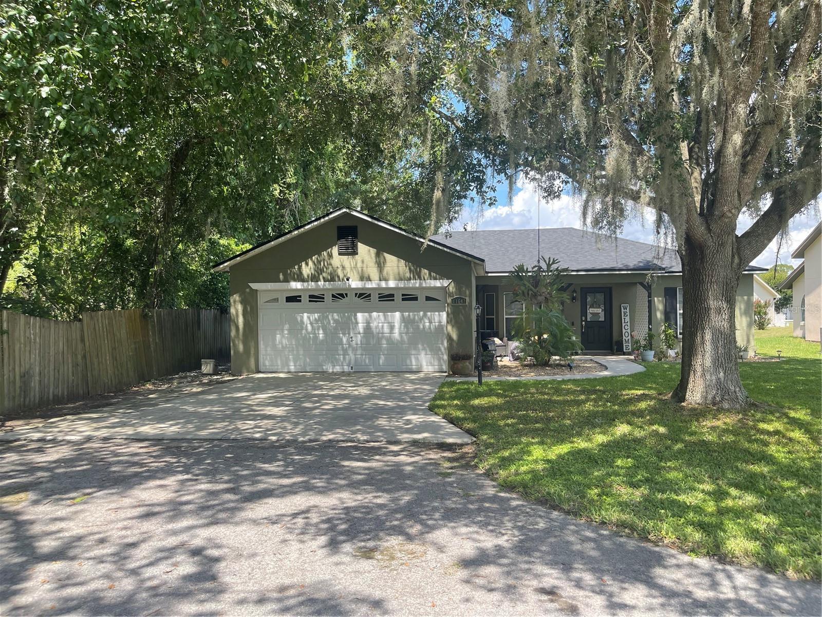 Perfect for first time homebuyers or downsizing! This well kept 3/2 home is located on a cul-de-sac in the lovely community of Fountain Lakes. The foyer entrance leads to an open floor plan concept which flows nicely to the family area and dining room. Featuring a large eat in kitchen which overlooks the family area. Master bedroom has a large walk in closet and bathroom with walk in shower. All this and new flooring in bedroom areas! The kitchen has a nice island with cabinets for storage & extra prep space, brand new stove & a pantry. Fenced in backyard, 2-car garage and located close to restaurants, shopping and more! And new roof installed in 2024! Don't miss out on this little gem!