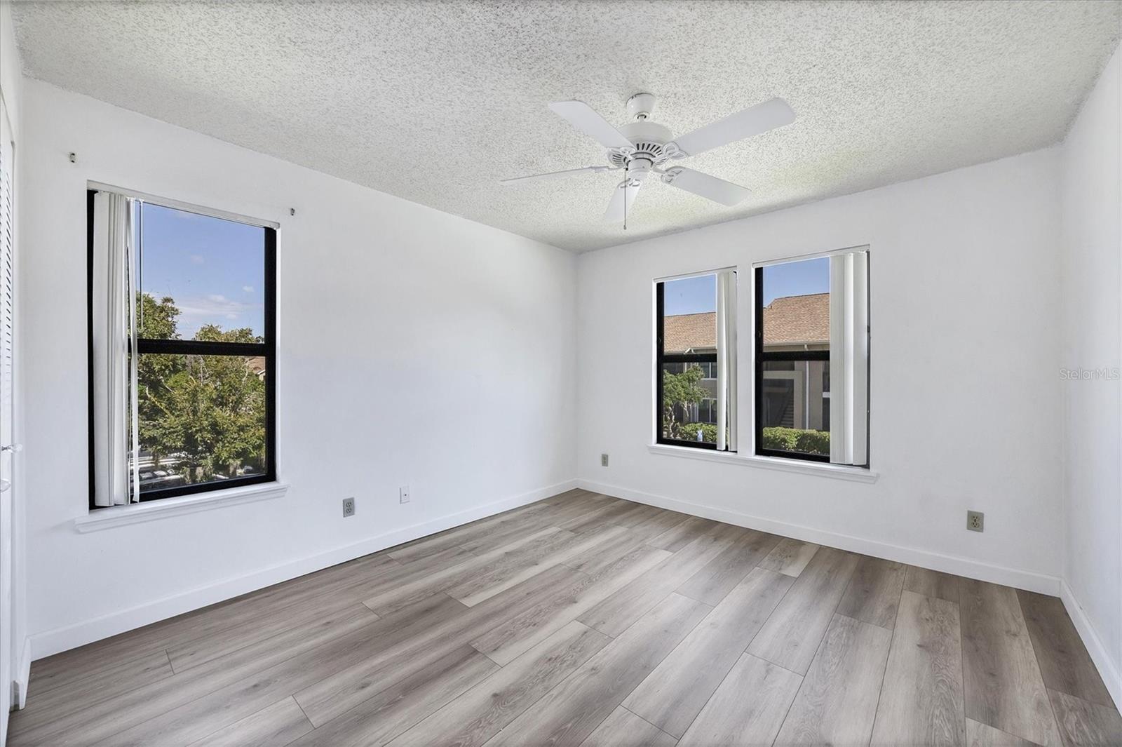 VINTAGE GRAND - Residential