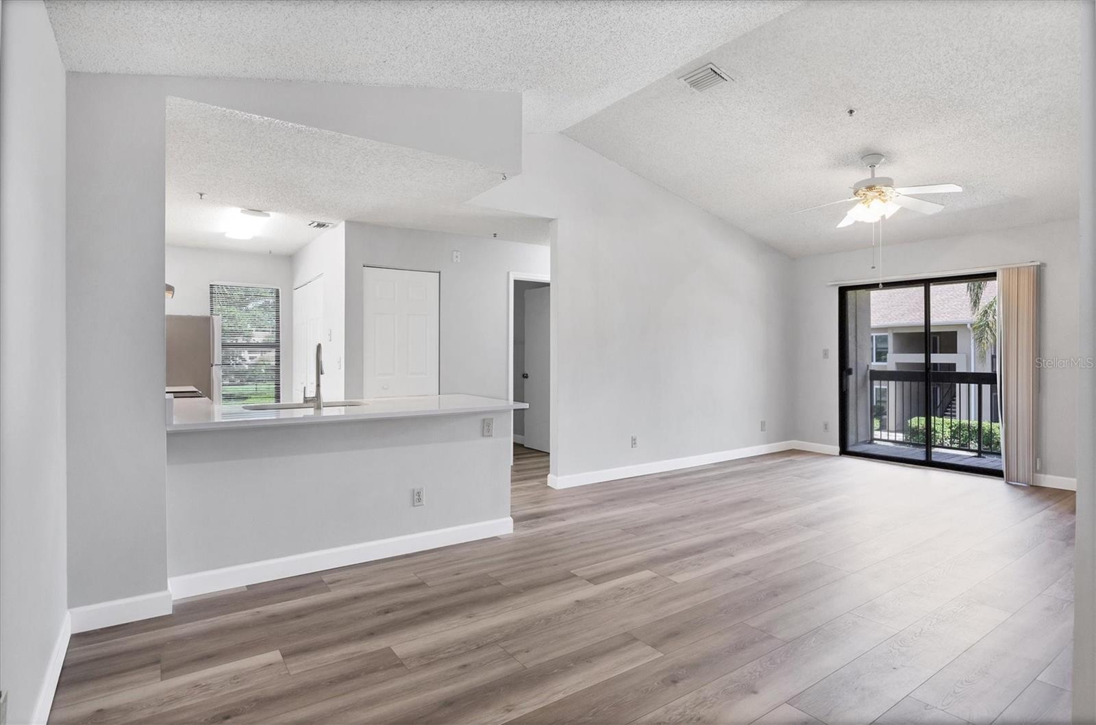 VINTAGE GRAND - Residential