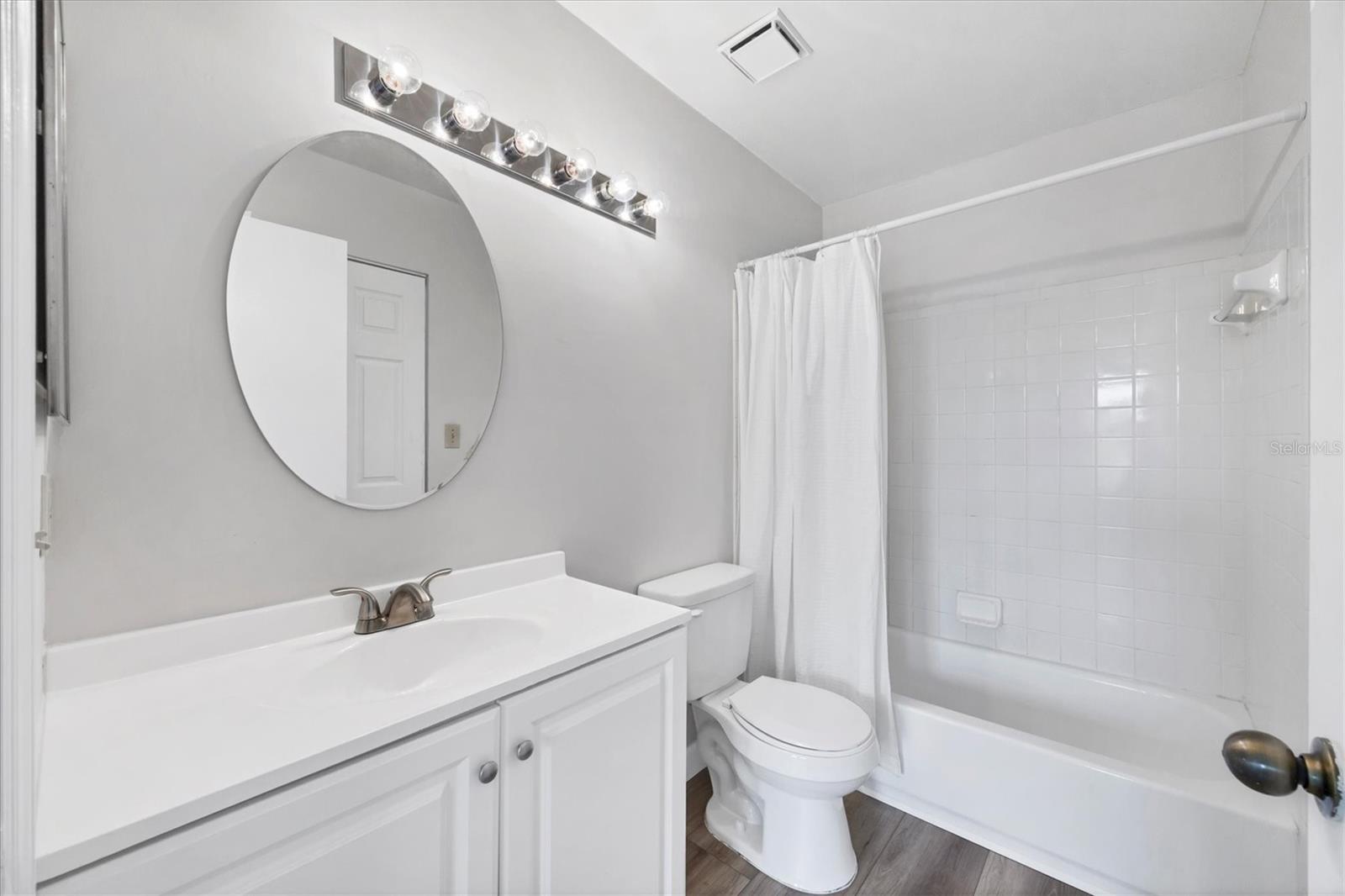 VINTAGE GRAND - Residential