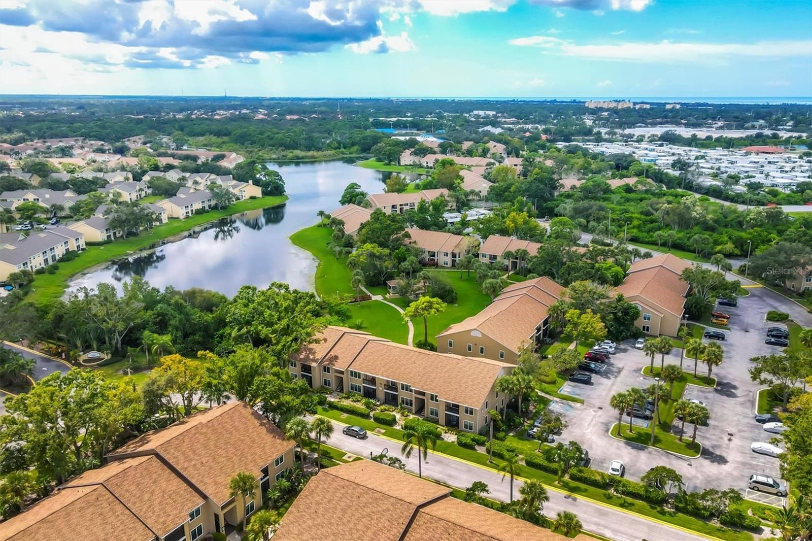 VINTAGE GRAND - Residential