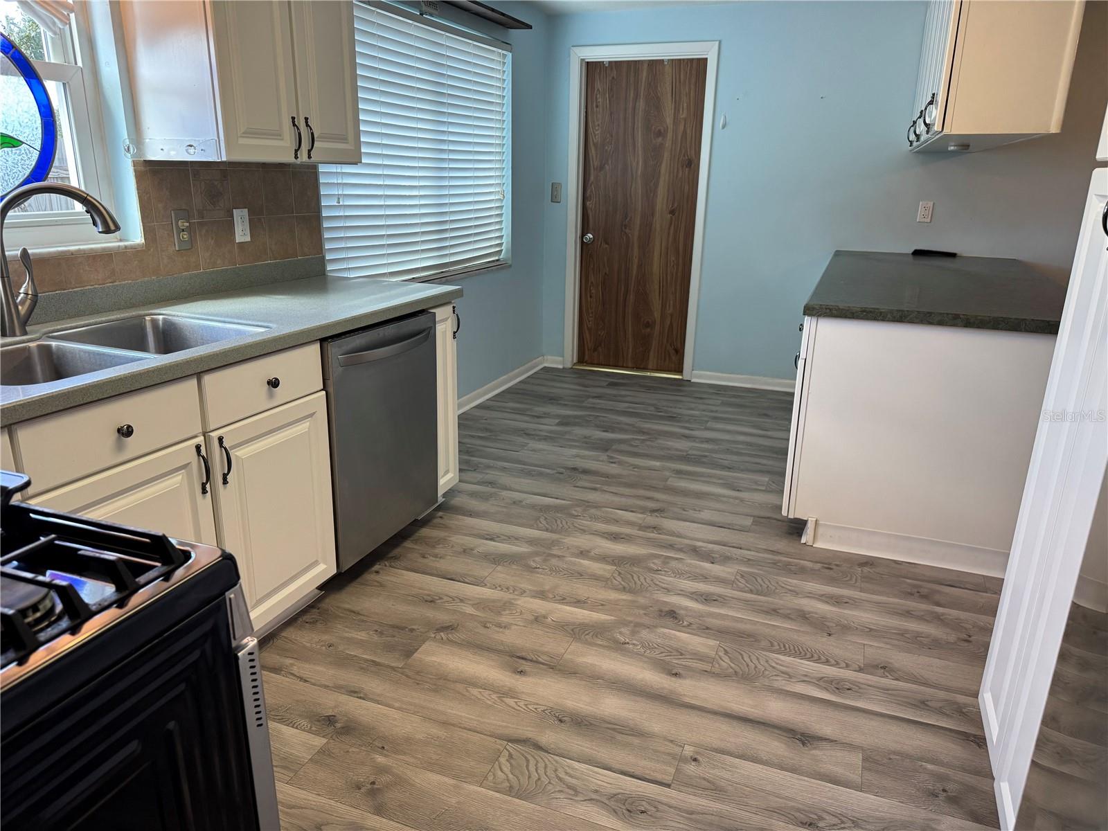 MILBROOK GROVES - Residential