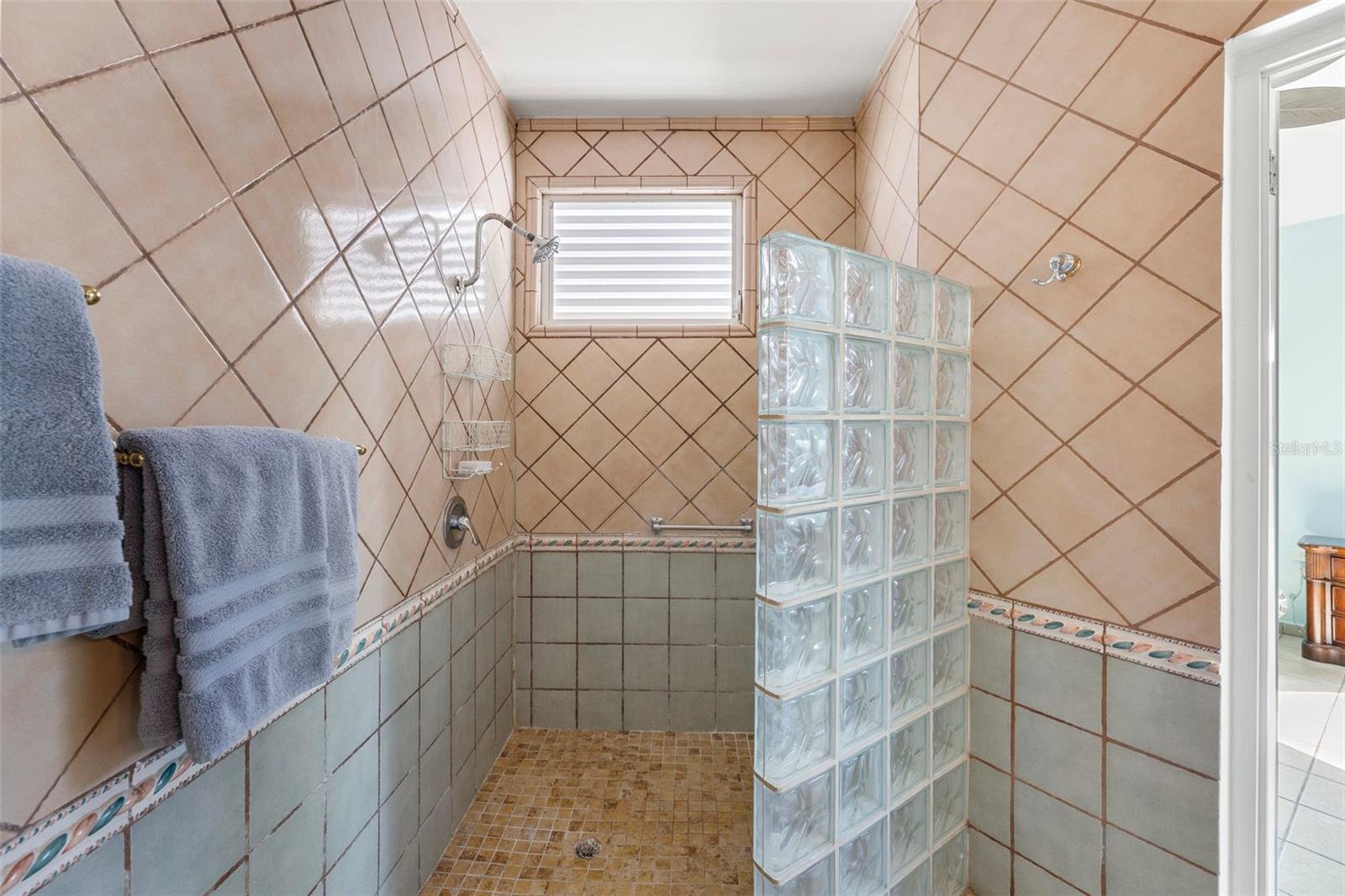 SEA BEACH COLONY - Residential