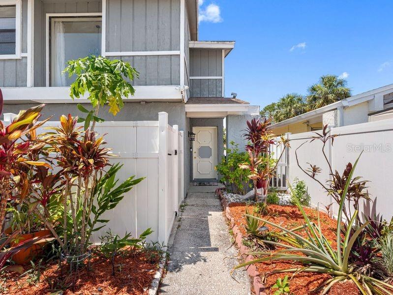 4813 GLENAIRE COURT