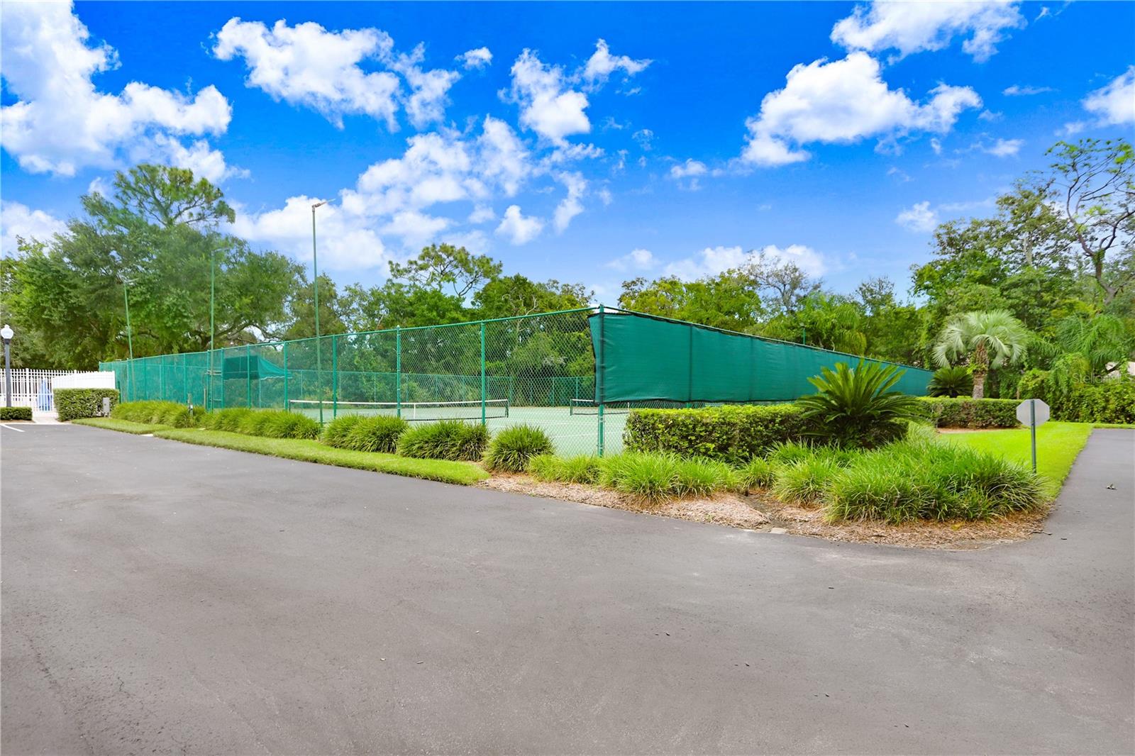 WATERFORD ON LAKE BERNADETTE - Land