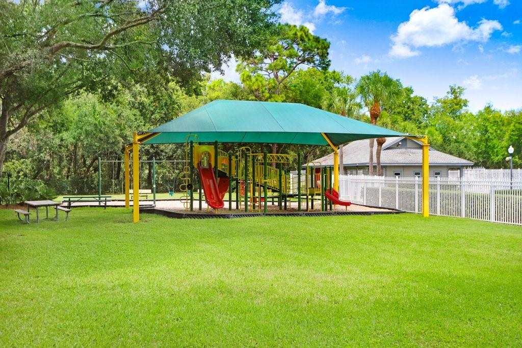 WATERFORD ON LAKE BERNADETTE - Land