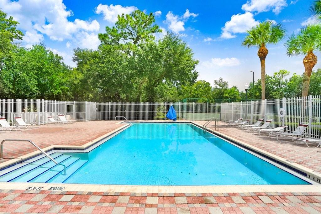 WATERFORD ON LAKE BERNADETTE - Land